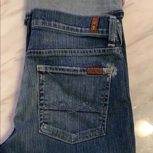 7 For All Mankind Jean Capris.  Sz 27